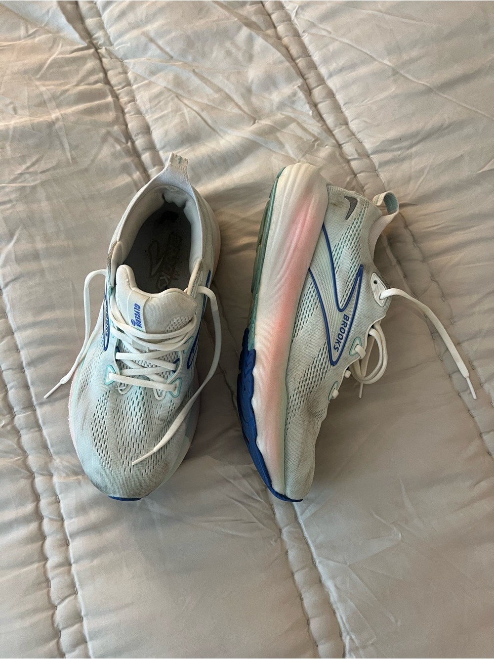 GUC Brooks White and Light Blue Running Shoes